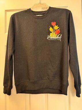 KEUKENHOF black sweatshirt. Size M. Only available in Lisse at Keuhenhof. NWT.